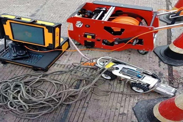 多伦CCTV管道检测机器人