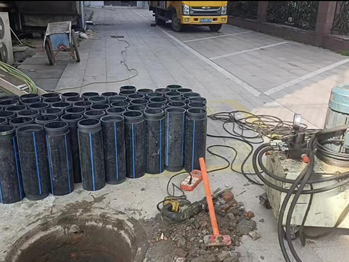 多伦PE置换管厂家 DN315置换管 非开挖管短管置换